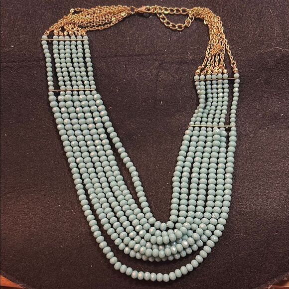 Elegant Gold and Green Beaded Necklace - Picture 1 of 3